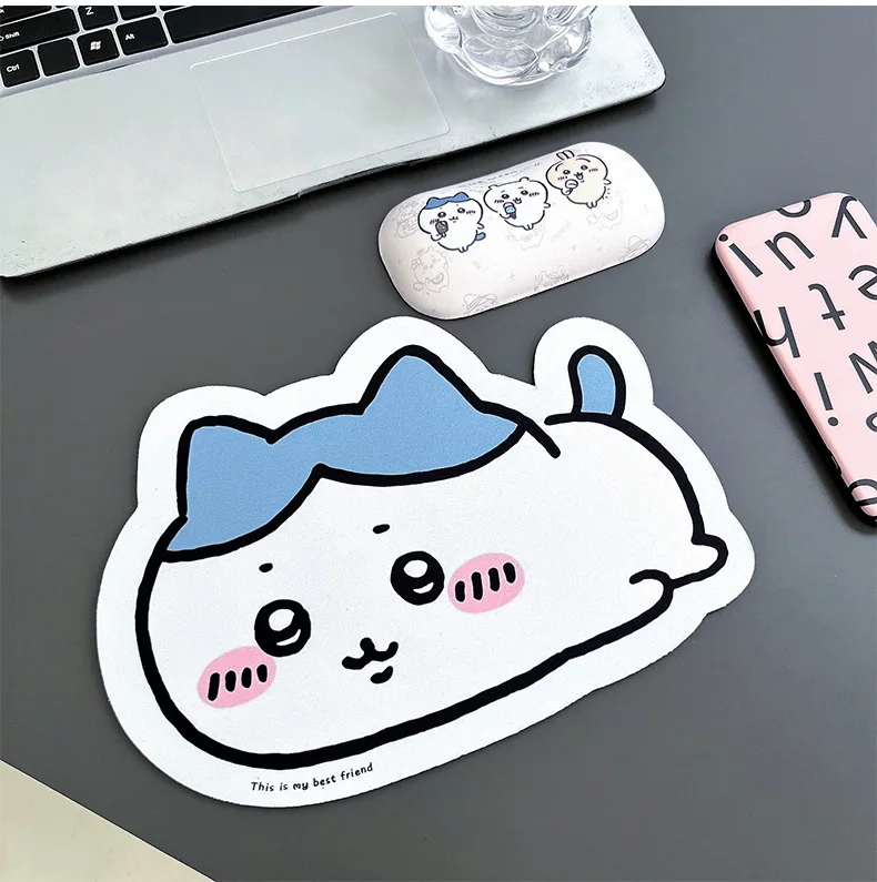 かわいい漫画の「ジイ・ウサギ」の柄が入った、特別な形状のレザ - Leather Desk Pad のレビューと価格